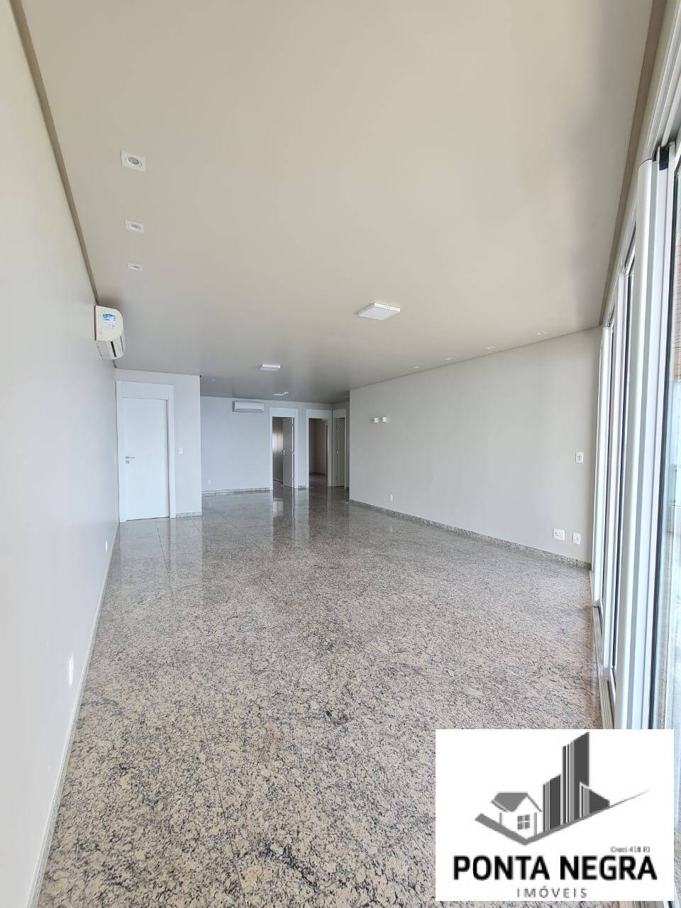 Apartamento à venda com 4 quartos, 174m² - Foto 20