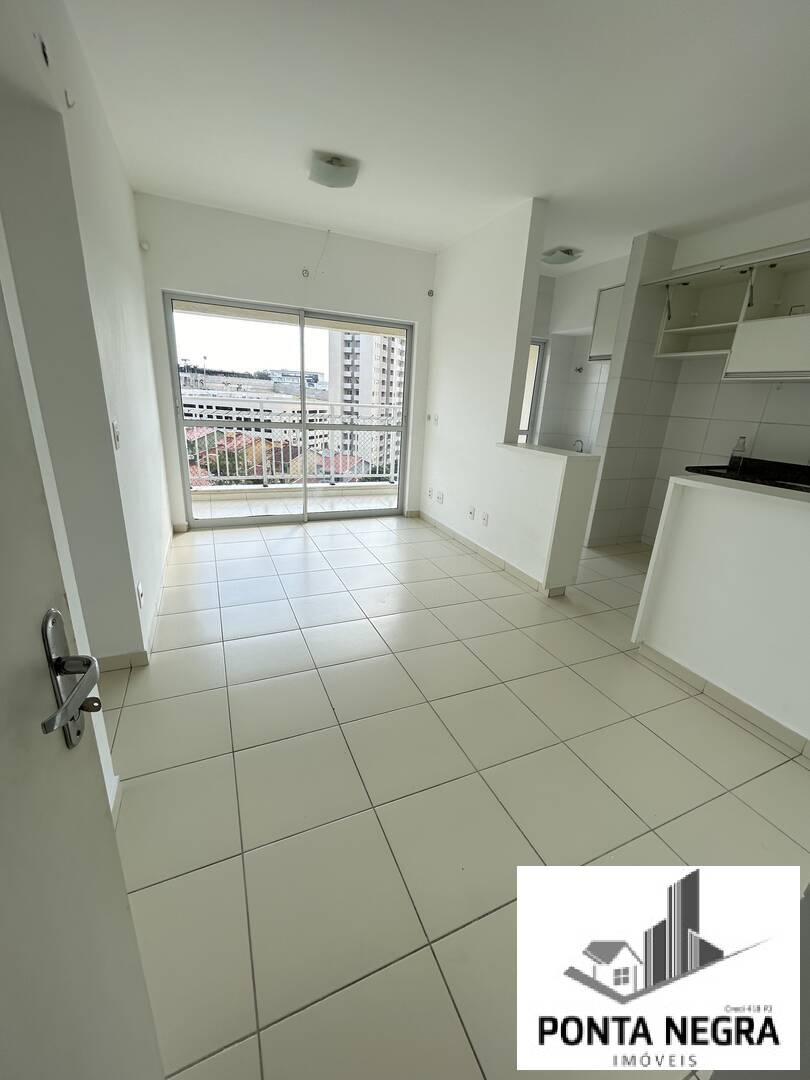 Apartamento à venda com 2 quartos, 67m² - Foto 2