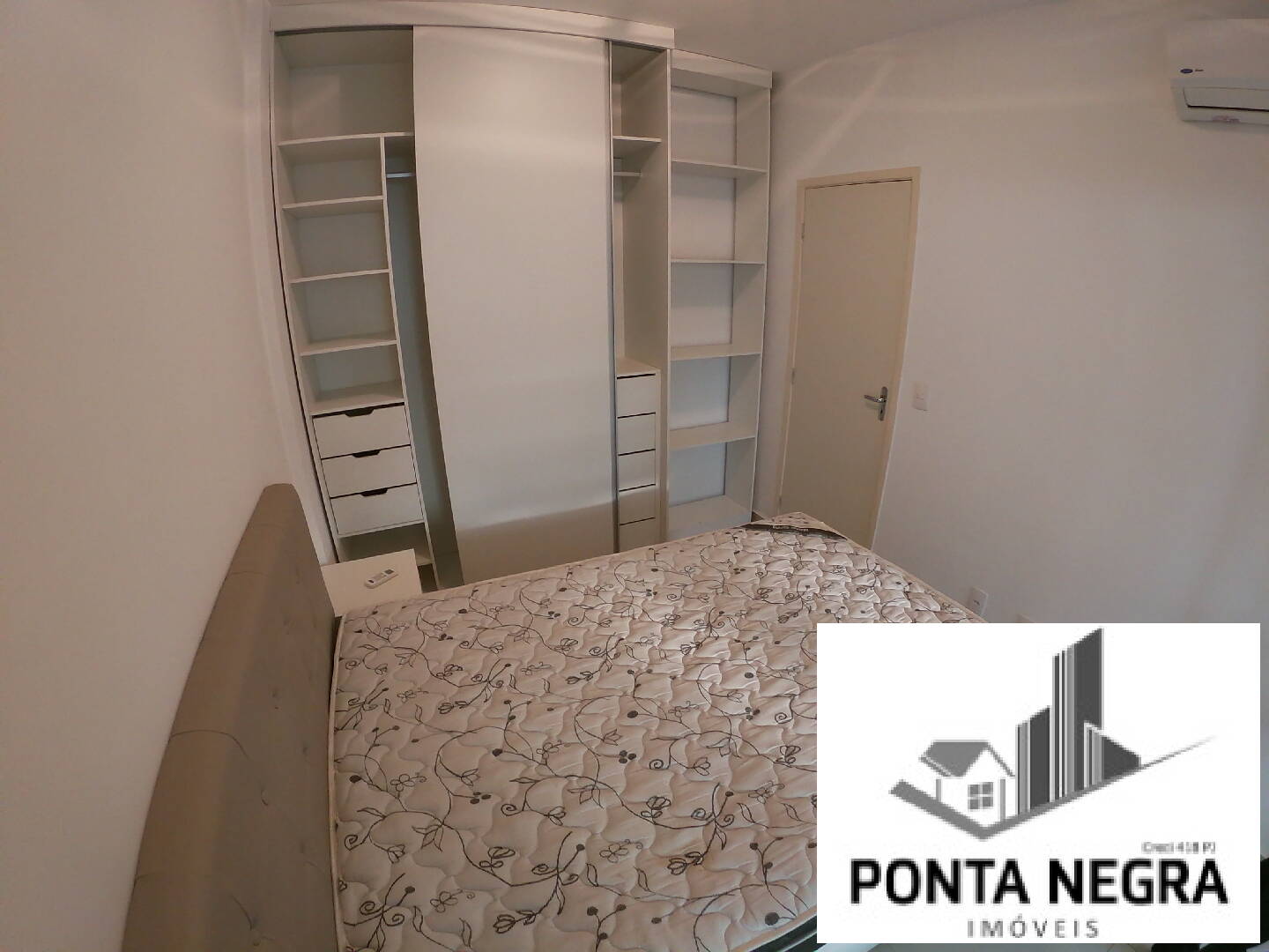 Apartamento à venda com 2 quartos, 67m² - Foto 15