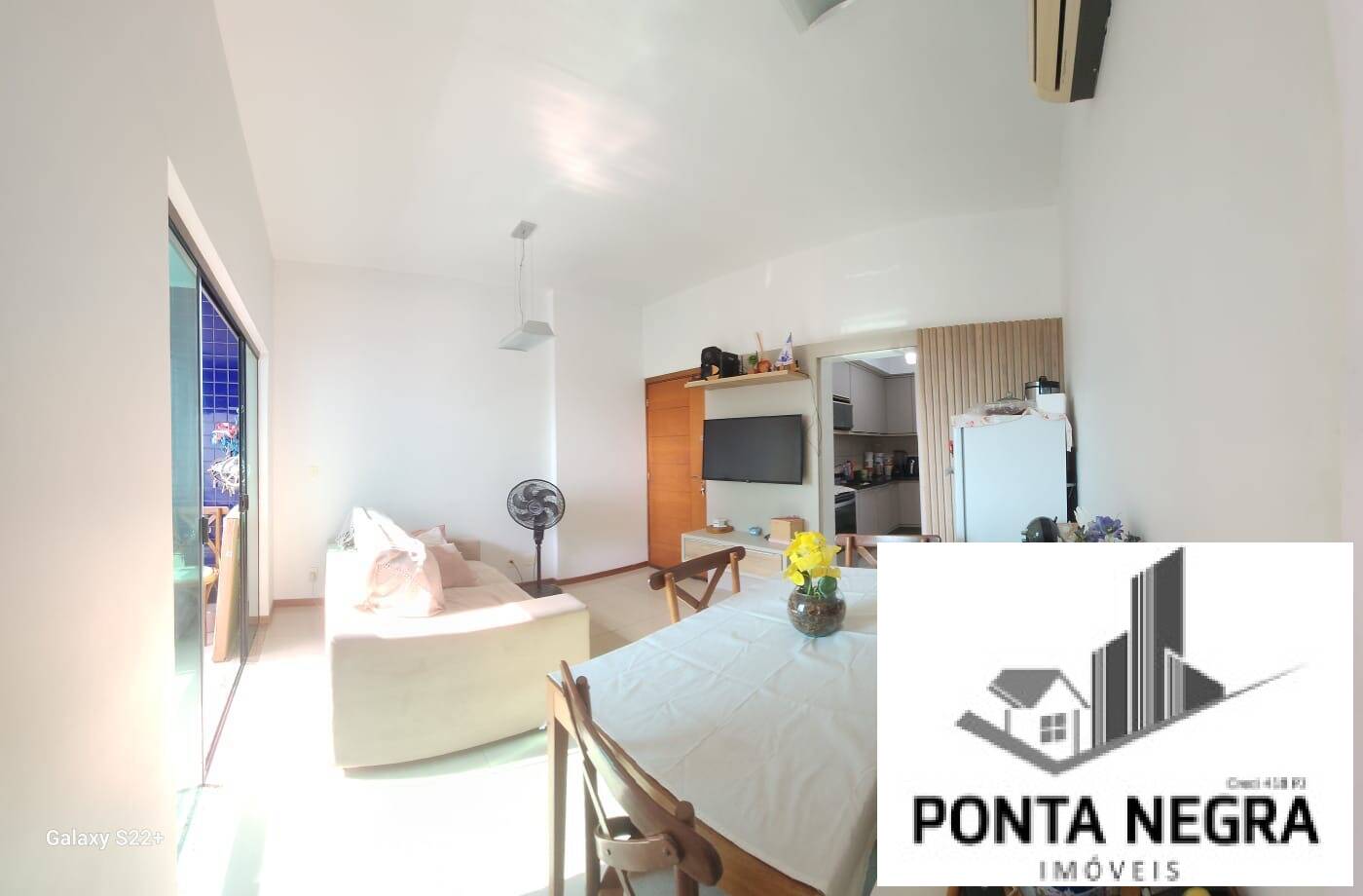 Apartamento à venda com 2 quartos, 70m² - Foto 2