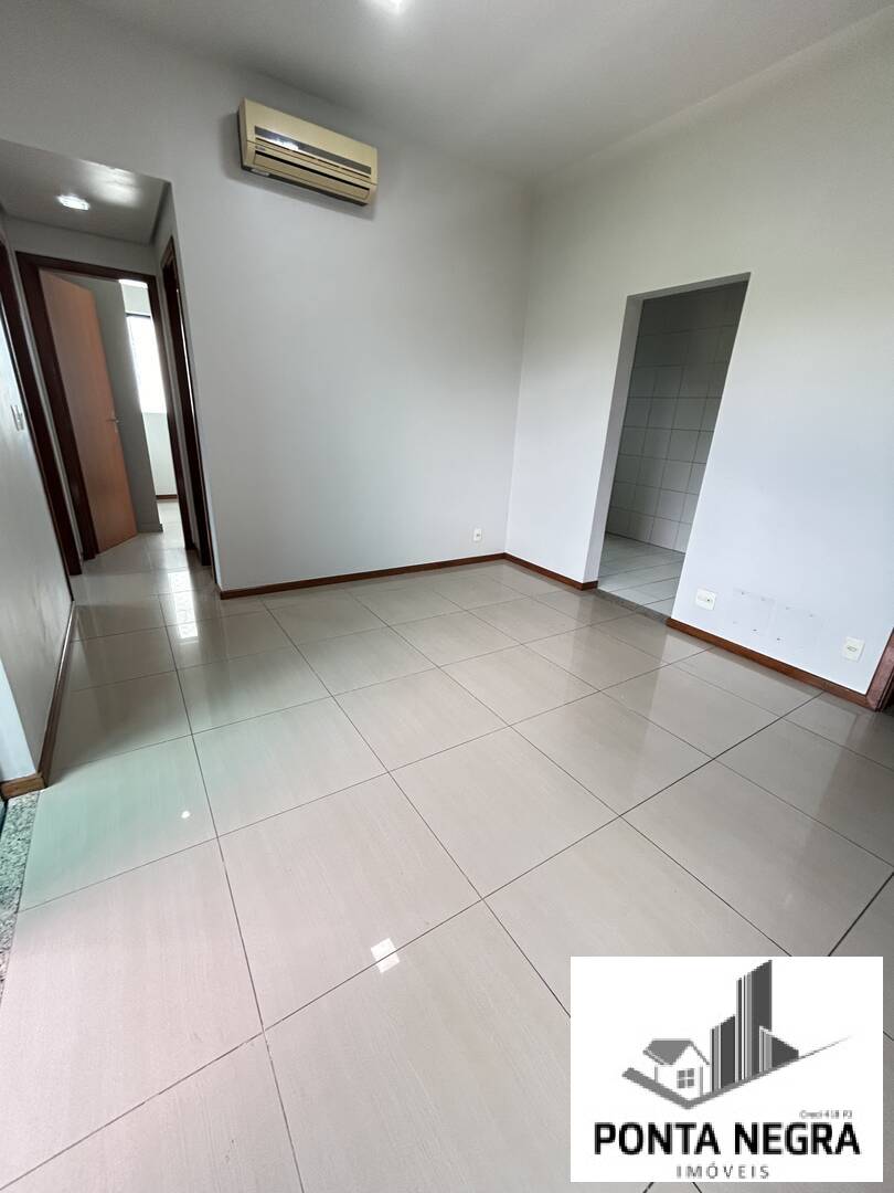 Apartamento à venda com 2 quartos, 70m² - Foto 3