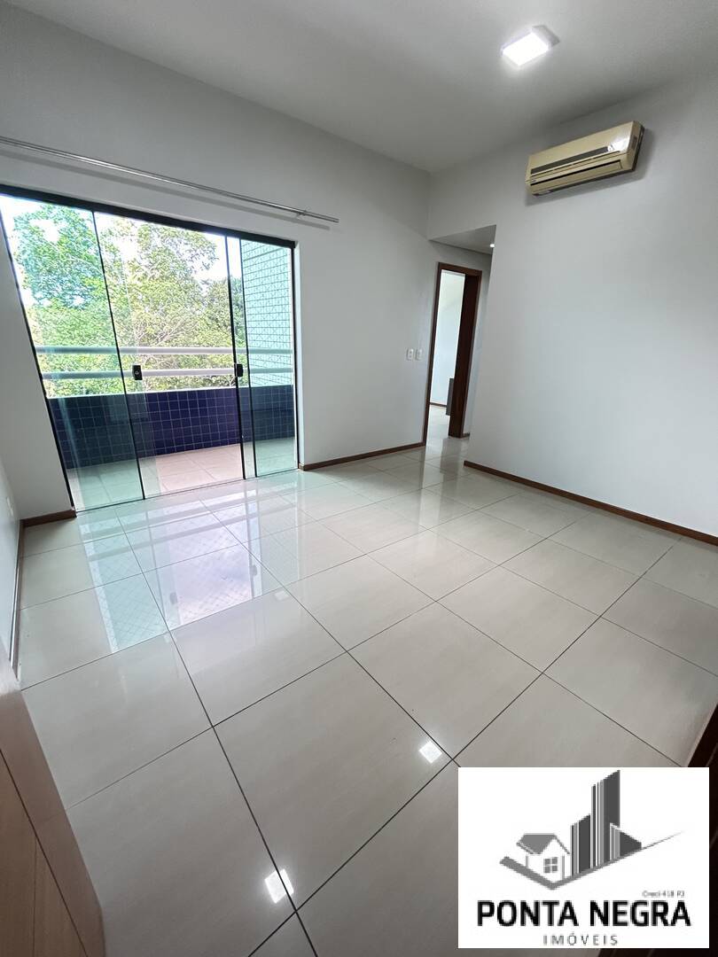 Apartamento à venda com 2 quartos, 70m² - Foto 4