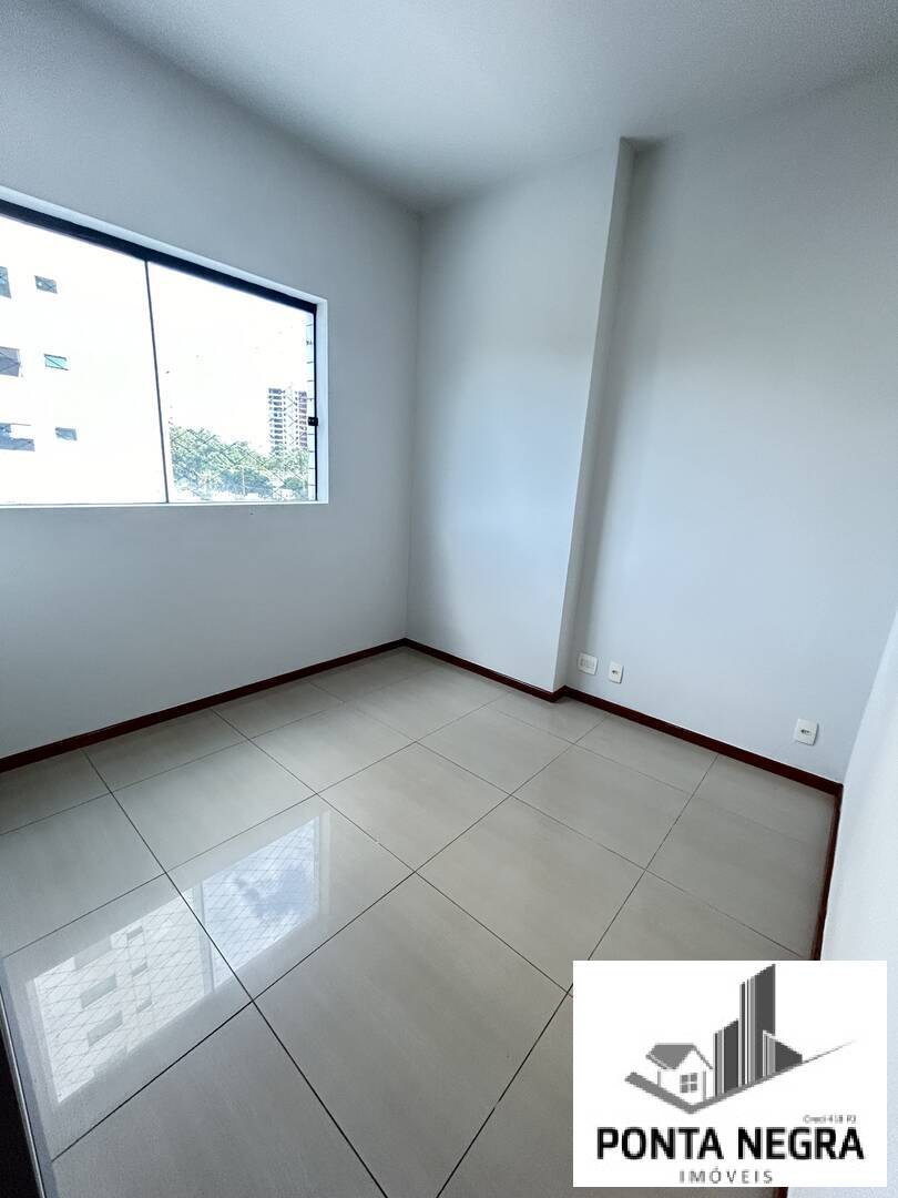 Apartamento à venda com 2 quartos, 70m² - Foto 12