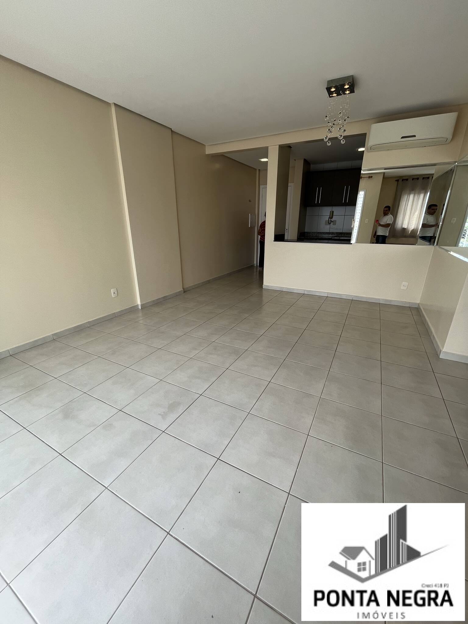 Apartamento para alugar com 2 quartos, 81m² - Foto 4