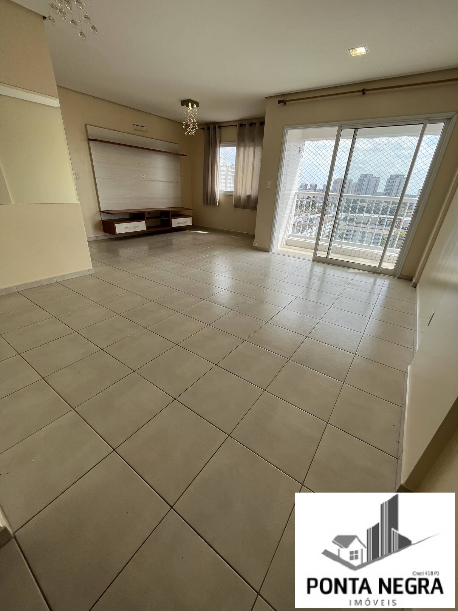 Apartamento para alugar com 2 quartos, 81m² - Foto 2