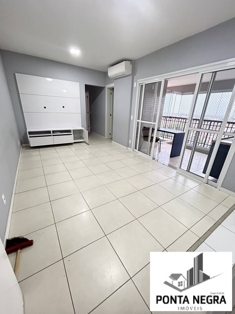 Apartamento para alugar com 3 quartos, 90m² - Foto 3