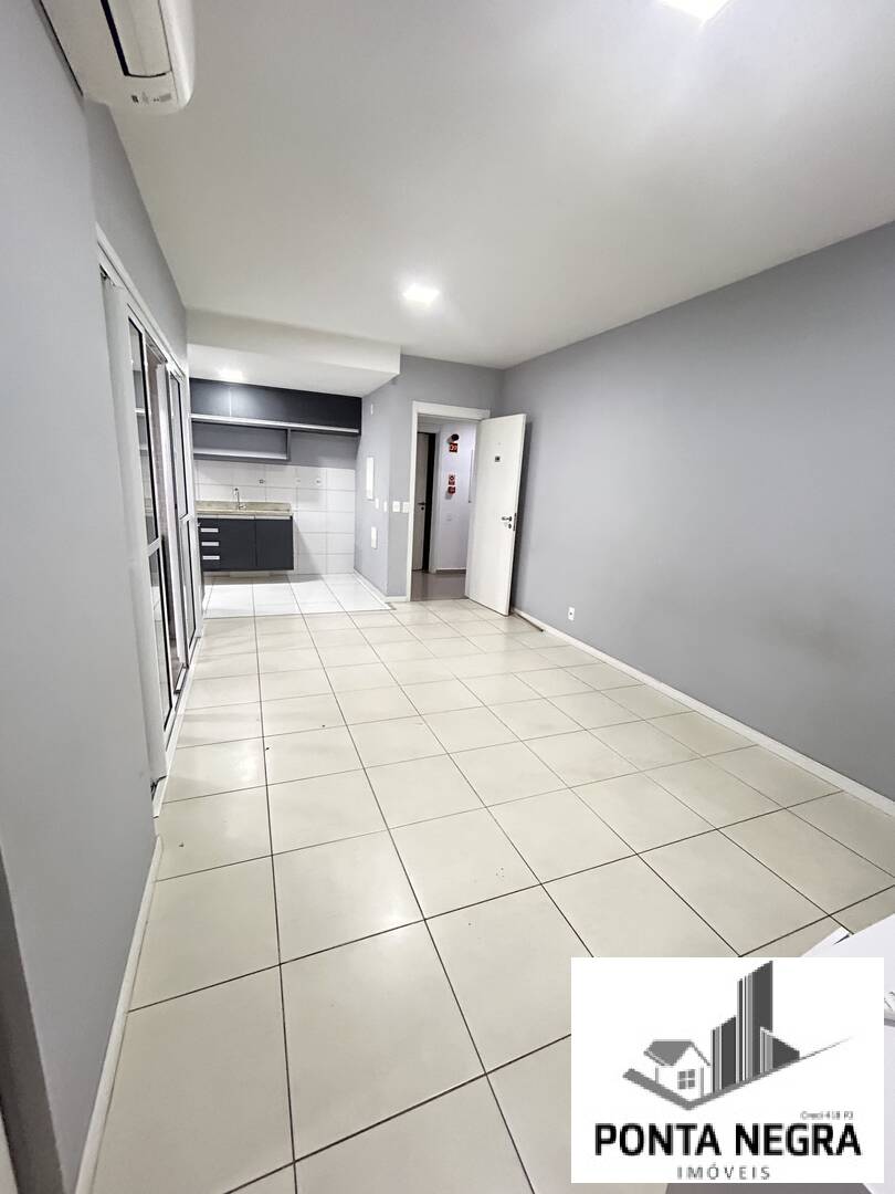 Apartamento para alugar com 3 quartos, 90m² - Foto 2