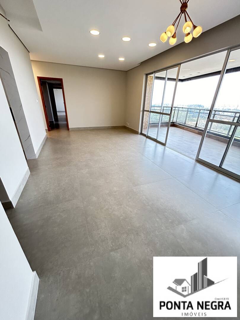 Apartamento à venda com 3 quartos, 151m² - Foto 4