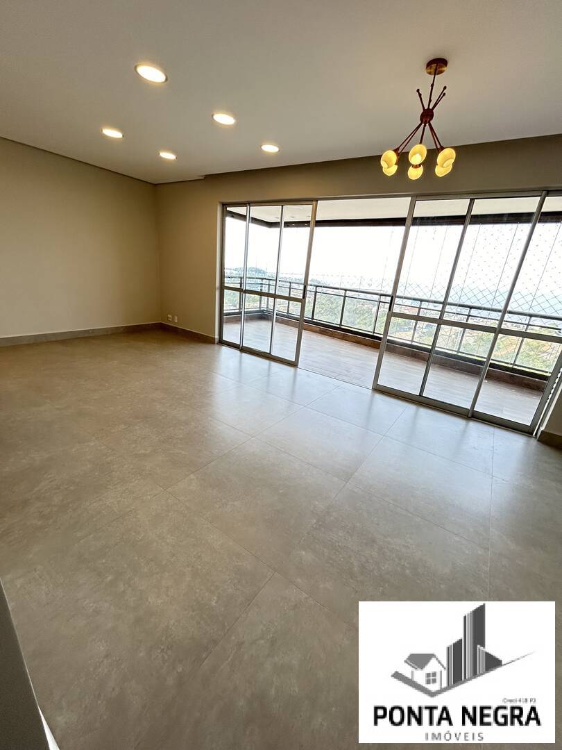 Apartamento à venda com 3 quartos, 151m² - Foto 6