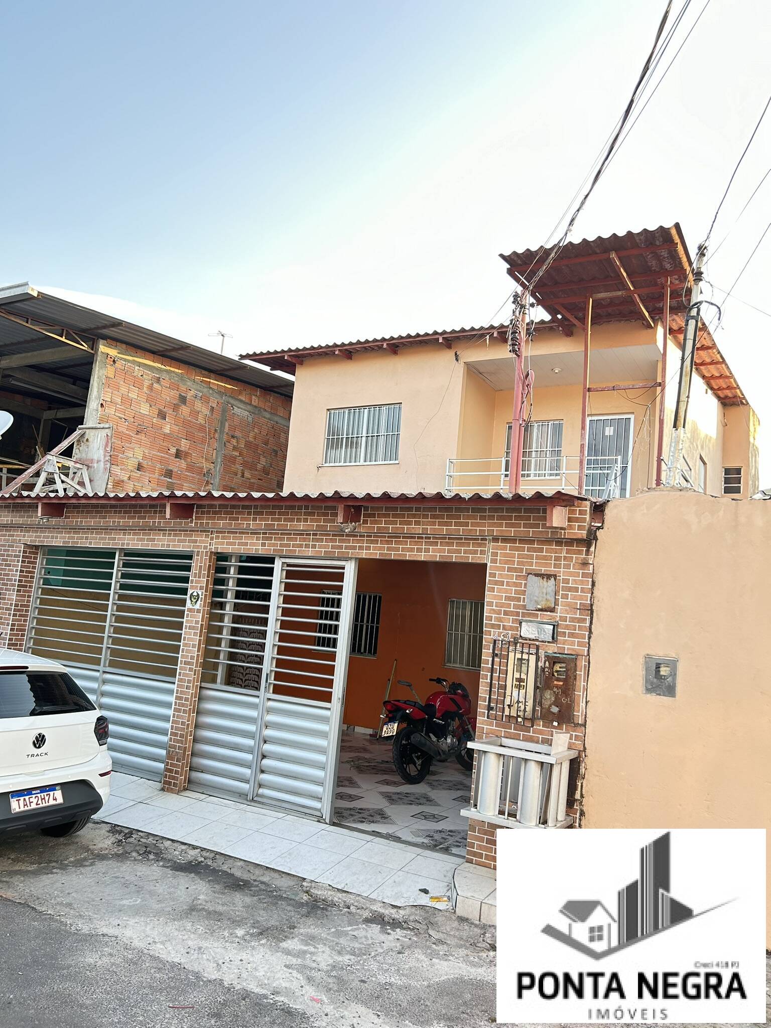 Casa à venda com 2 quartos, 140m² - Foto 1